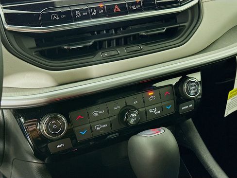 New 2026 Jeep Compass Limited w/ Sun, Sound & Navigation Group image 21