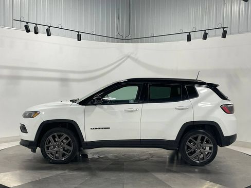 Used 2026 Jeep Compass Limited AWD/4WD image 16