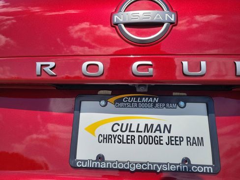 Used 2024 Nissan Rogue S image 29