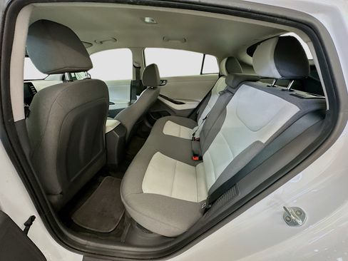 Used 2020 Hyundai Ioniq SEL image 28