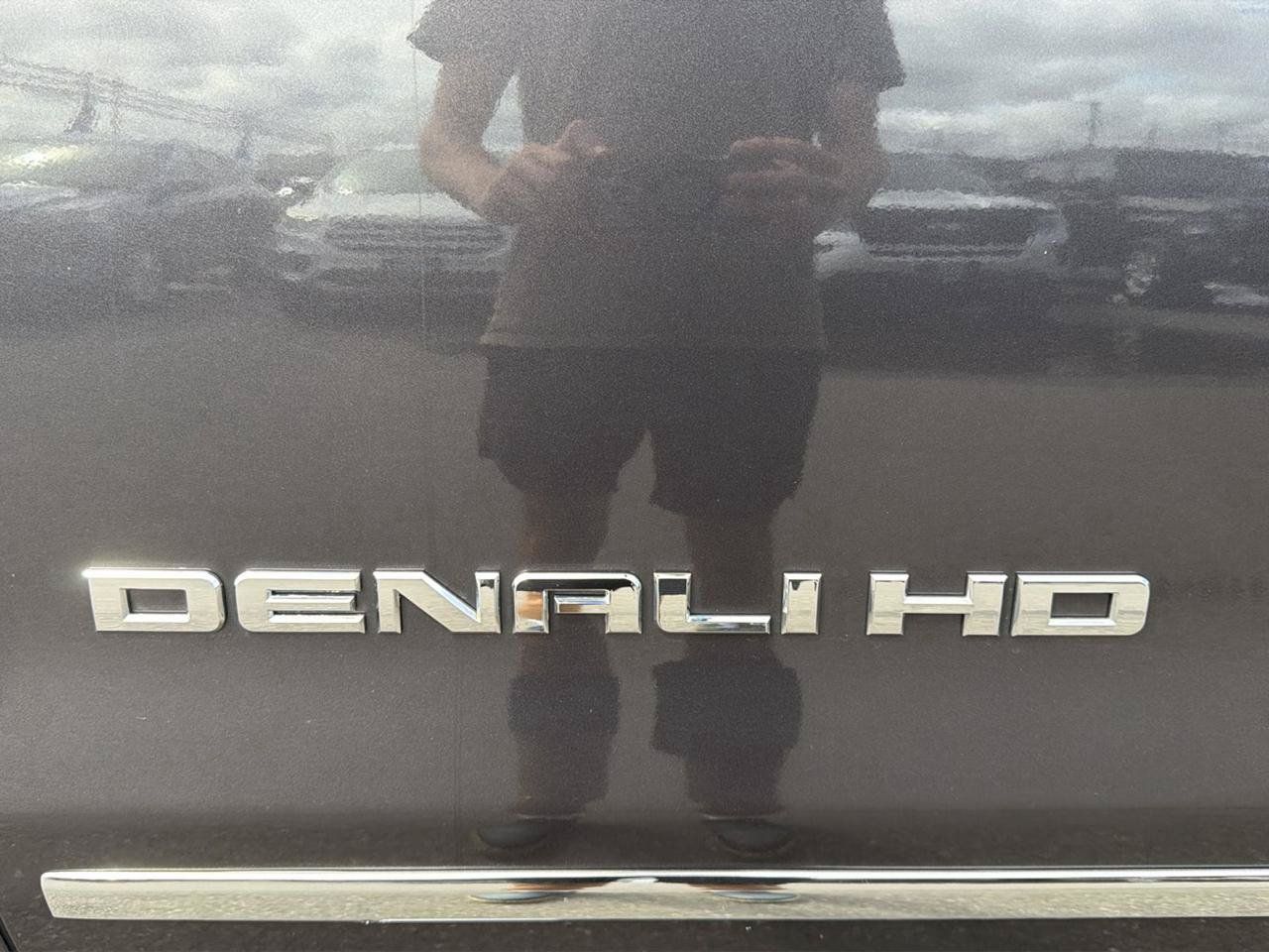 Used 2015 GMC Sierra 2500 Denali w/ Duramax Plus Package AWD/4WD image 22