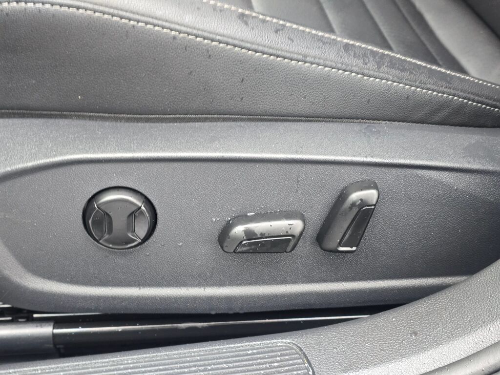 Used 2021 Volkswagen Jetta SE w/ SE Cold Weather Package FWD image 21