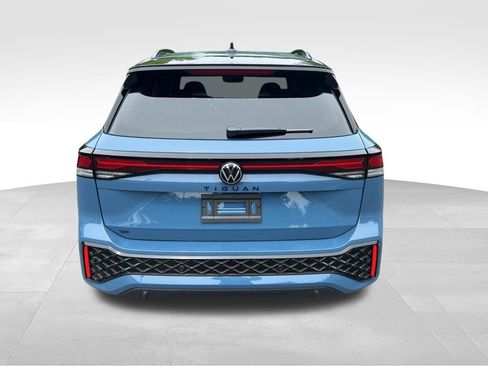 New 2026 Volkswagen Tiguan SE R-Line FWD image 6