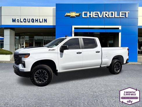 Used 2026 Chevrolet Silverado 1500 Custom Trail Boss w/ LPO, Dark Essentials Package AWD/4WD image 1