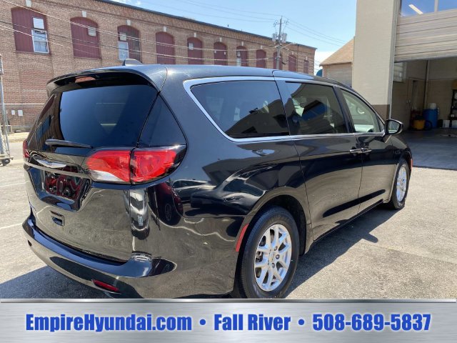 Used 2023 Chrysler Voyager LX FWD image 24
