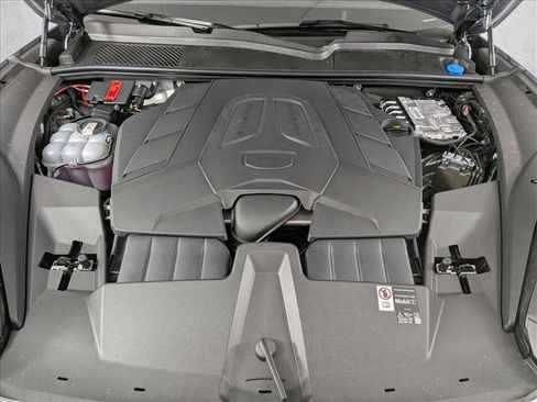 New 2026 Porsche Cayenne image 23