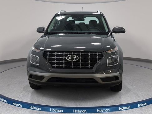 Used 2025 Hyundai Venue SEL FWD image 3