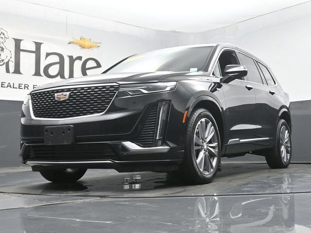 Used 2025 Cadillac XT6 Premium Luxury AWD/4WD image 4