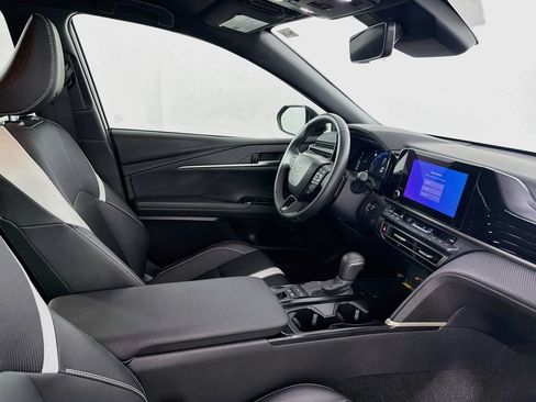 Used 2025 Toyota Camry SE w/ Convenience Package FWD image 37