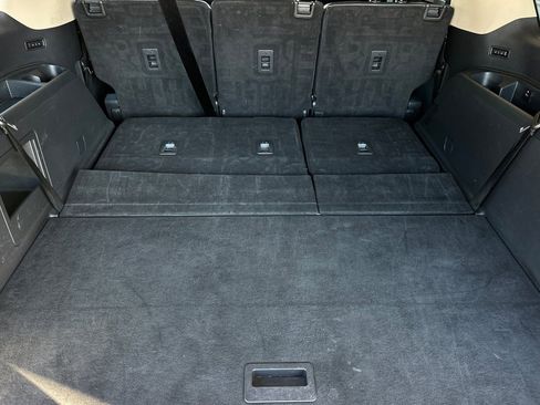 Used 2024 Ford Expedition Max XLT image 15