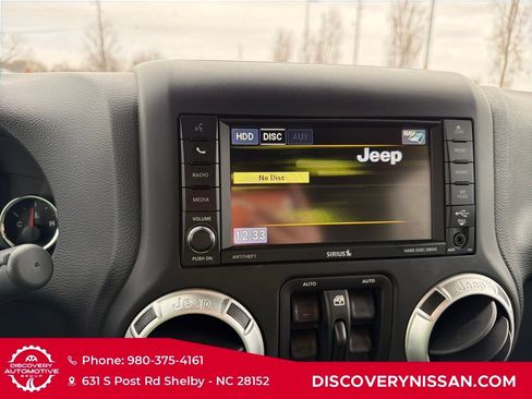 Used 2016 Jeep Wrangler Unlimited Sahara w/ Connectivity Group image 17