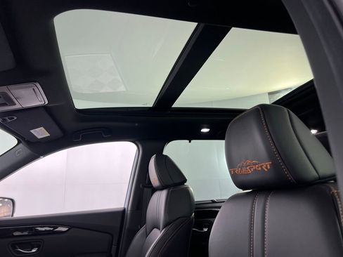 Used 2024 Honda Pilot TrailSport image 23