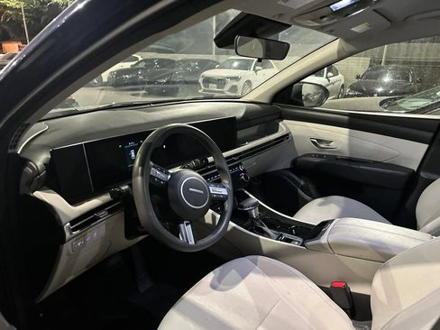Used 2025 Hyundai Tucson SEL FWD image 2