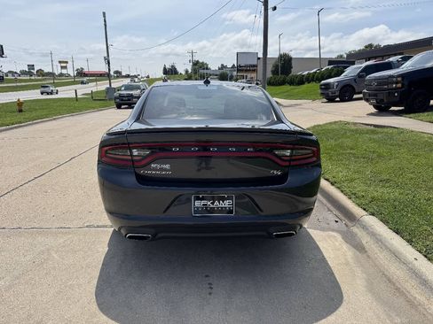 Used 2017 Dodge Charger R/T RWD image 4