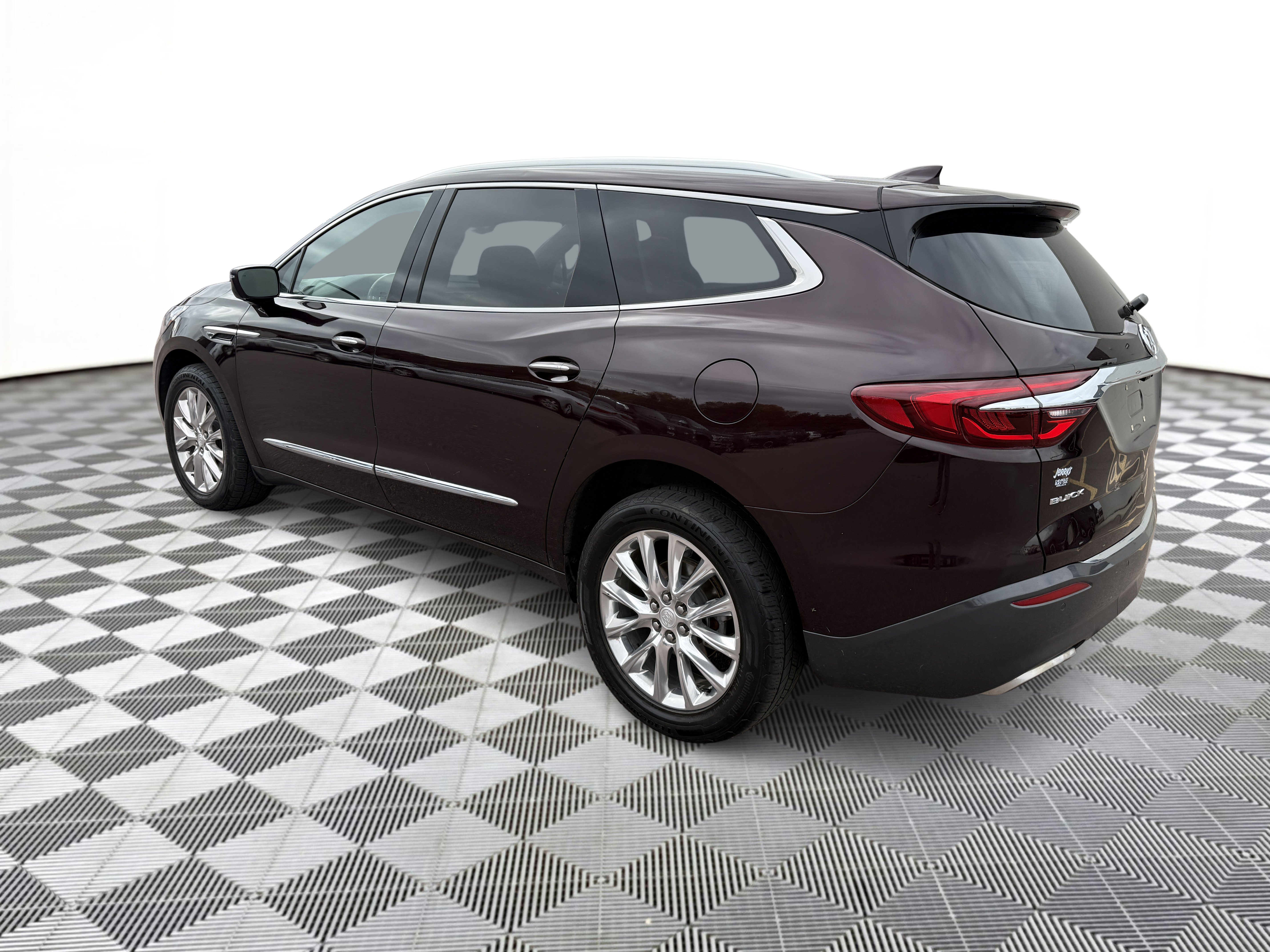 Used 2018 Buick Enclave Premium AWD/4WD image 3