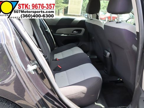 Used 2015 Chevrolet Cruze LS FWD image 18