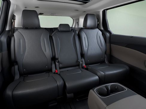 New 2026 Kia Carnival SX image 16