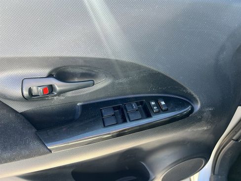 Used 2010 Scion xD image 7