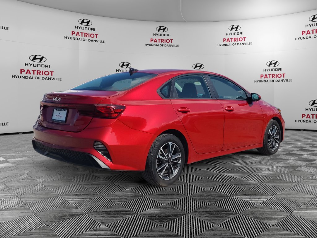 Used 2024 Kia Forte LXS FWD image 3