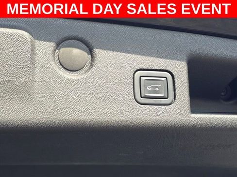 Used 2022 Chevrolet Equinox LT FWD image 16