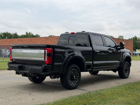 Used 2023 Ford F250 Platinum AWD/4WD image 3