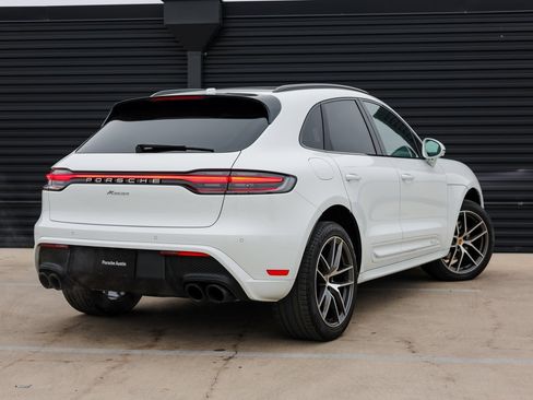 Certified 2023 Porsche Macan image 7