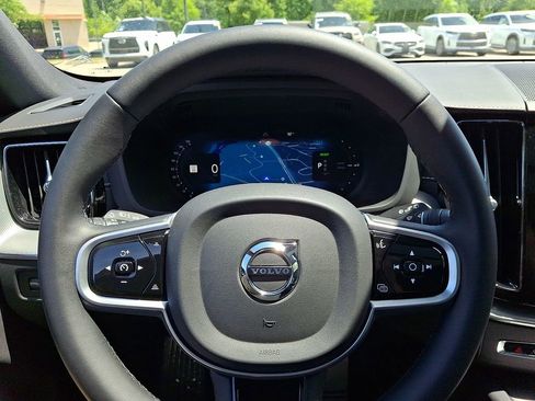 Used 2022 Volvo XC60 T8 R-Design w/ Advanced Package AWD/4WD image 19