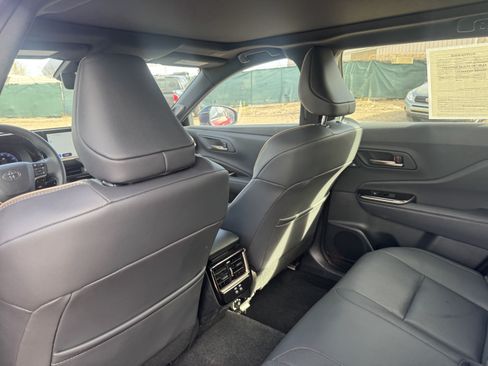 Certified 2025 Toyota Crown Signia image 15