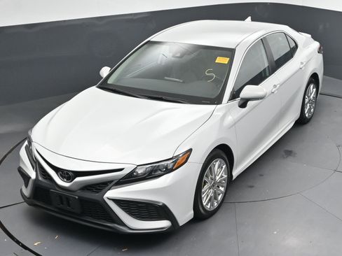 Certified 2023 Toyota Camry SE image 30