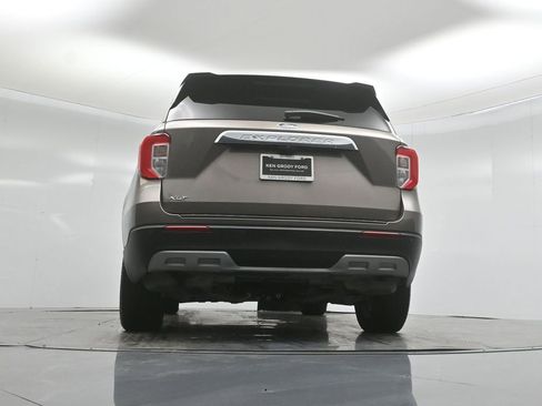 Certified 2021 Ford Explorer XLT w/ Equipment Group 202A RWD image 47