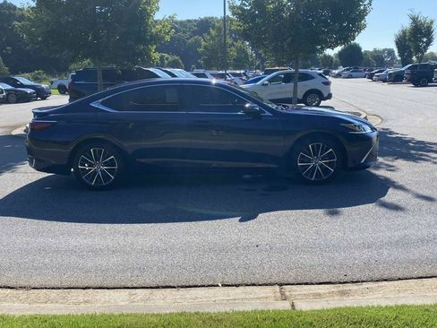 Used 2025 Lexus ES 300h w/ Premium Package FWD image 2