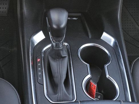 Used 2022 Chevrolet Traverse LT w/ LPO, Floor Liner Package FWD image 16