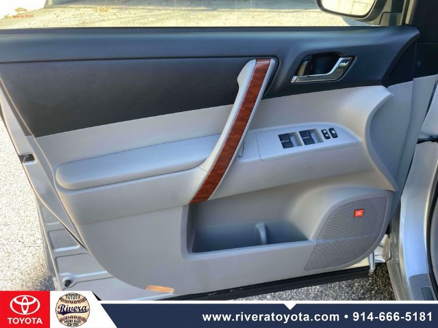 Used 2009 Toyota Highlander Limited w/ Extra Value Pkg 7 AWD/4WD image 17
