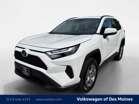 Used 2025 Toyota RAV4 XLE image 1