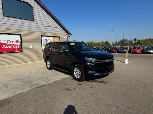 Used 2023 Chevrolet Tahoe LS image 3