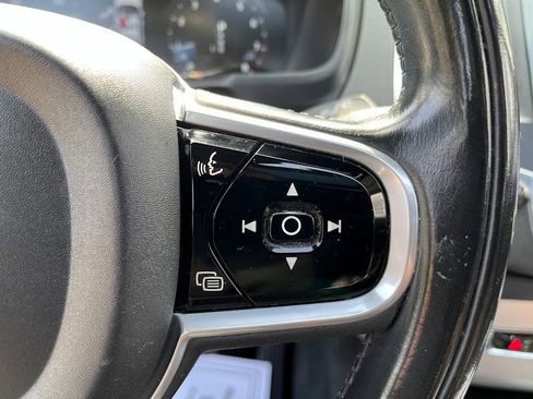 Used 2018 Volvo XC90 T6 Momentum w/ Convenience Package AWD/4WD image 16