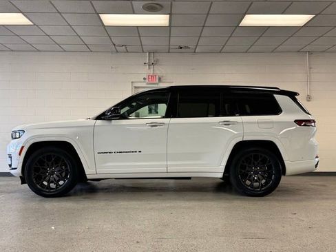 Used 2024 Jeep Grand Cherokee L Summit AWD/4WD image 6