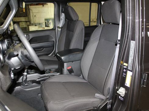 Used 2023 Jeep Gladiator Willys image 22