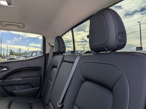 Used 2022 Chevrolet Colorado ZR2 w/ ZR2 Dusk Special Edition image 16