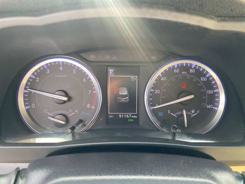 Used 2019 Toyota Highlander XLE image 18