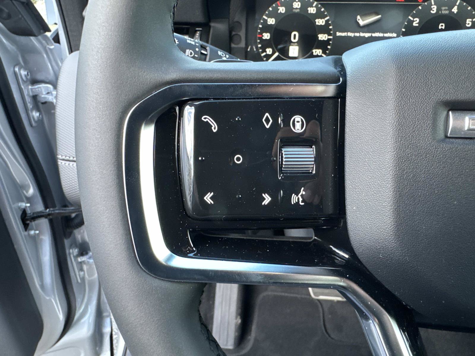 Used 2026 Land Rover Discovery Sport Landmark AWD/4WD image 32