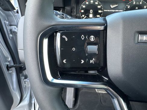 New 2026 Land Rover Discovery Sport Landmark image 32