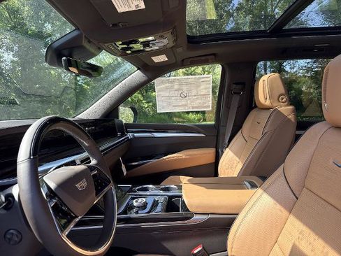 New 2026 Cadillac Escalade Luxury w/ LPO, Floor Liner Package AWD/4WD image 16