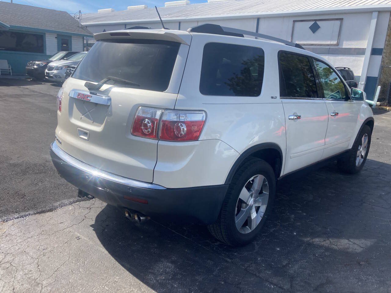 Used 2011 GMC Acadia SLT FWD image 9