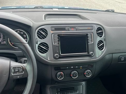 Used 2018 Volkswagen Tiguan Limited FWD image 22
