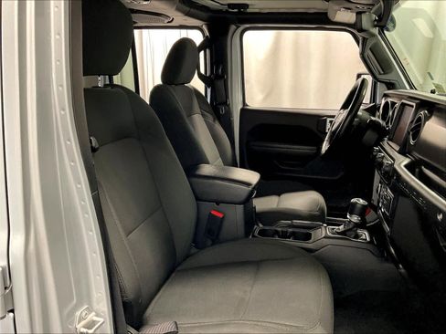 Used 2023 Jeep Wrangler Unlimited w/ Cold Weather Group image 11