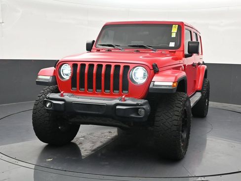 Used 2018 Jeep Wrangler Unlimited Sahara w/ LED Lighting Group AWD/4WD image 9