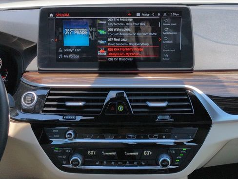 Used 2023 BMW 540i w/ Premium Package RWD image 18