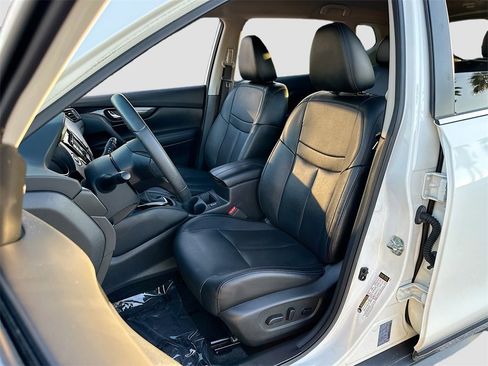 Used 2020 Nissan Rogue SL image 20