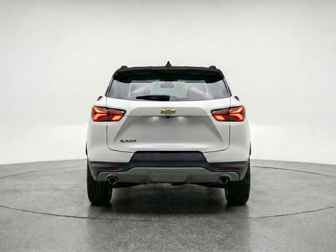 Used 2025 Chevrolet Blazer LT FWD image 7